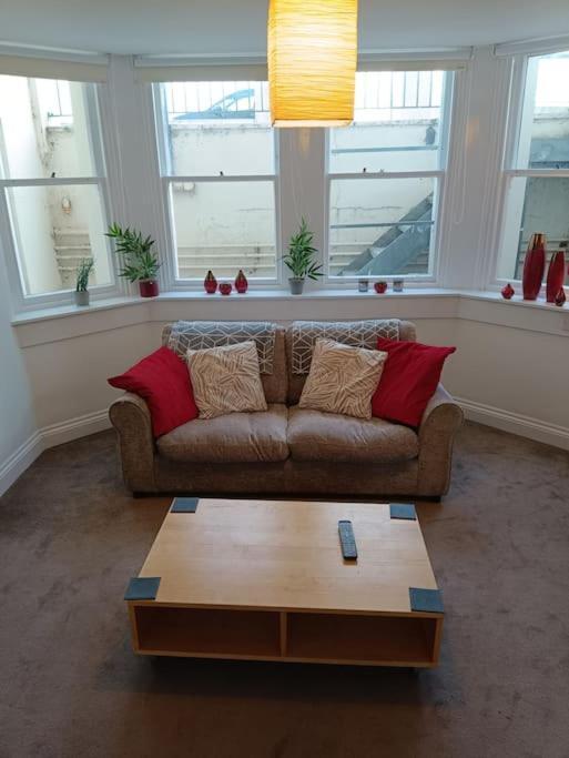 Seafront Apartment In Eastbourne Luaran gambar